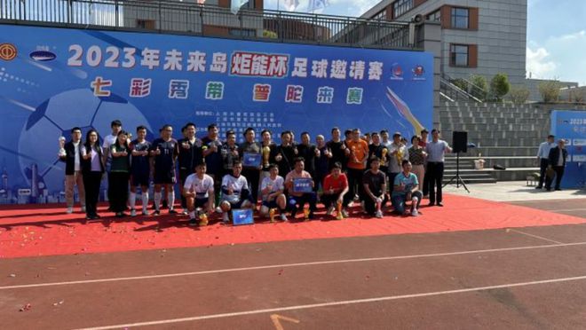 卢卡库850万欧年薪仅进1球！为何“替代者”霍伊伦却成新大腿？